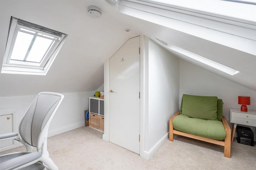 LOFT ROOM