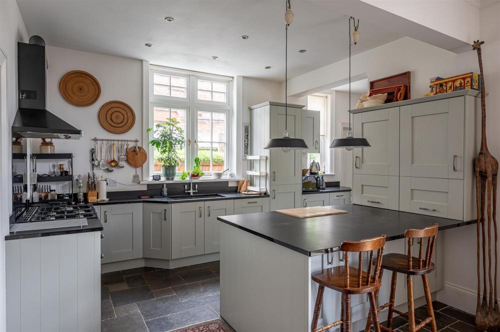 KITCHEN DINING