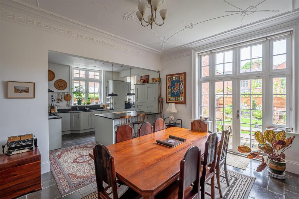 KITCHEN DINING