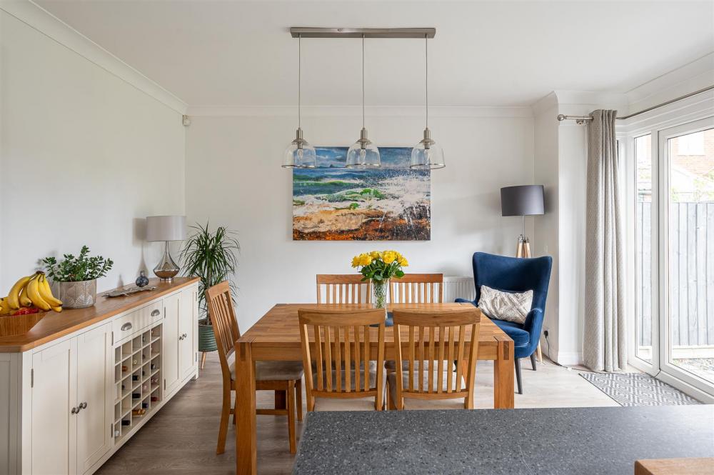 KITCHEN/ DINER