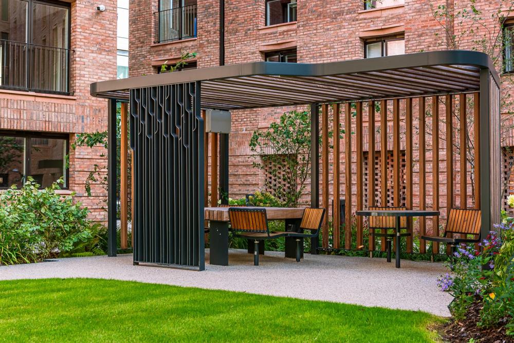 Outdoor Workspace