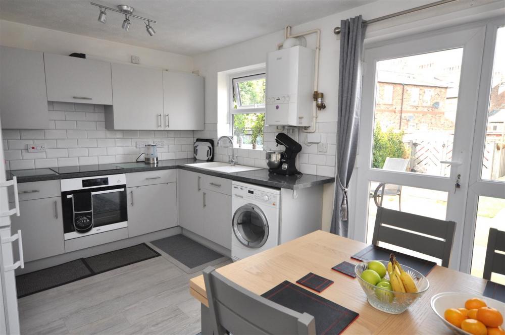 KITCHEN DINING ROOM