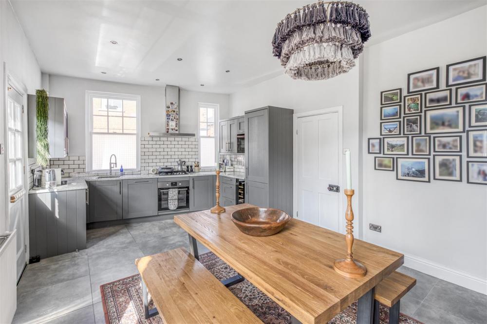 KITCHEN DINING