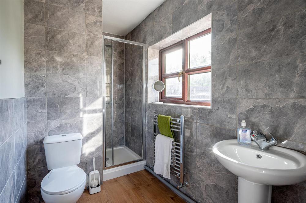 EN SUITE