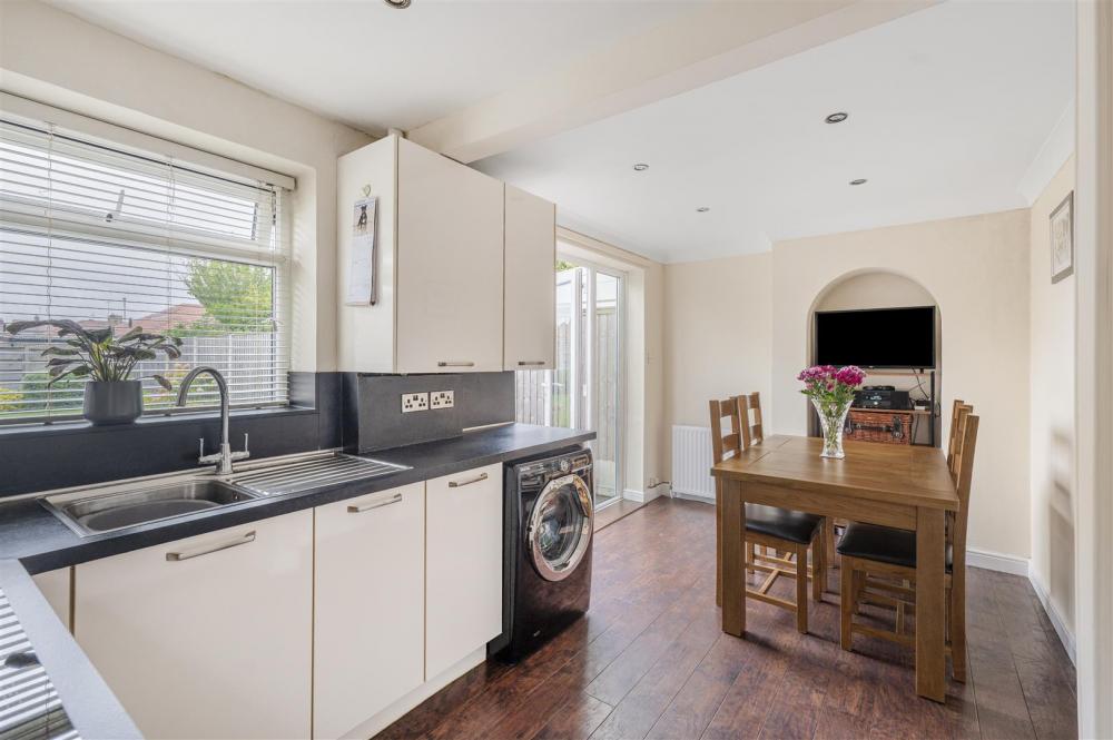 KITCHEN/DINER