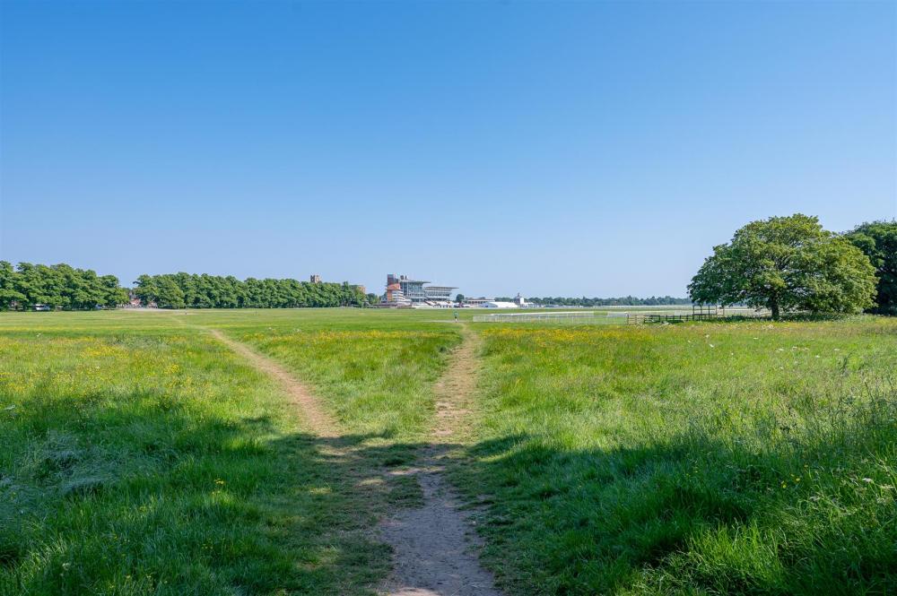 KNAVESMIRE