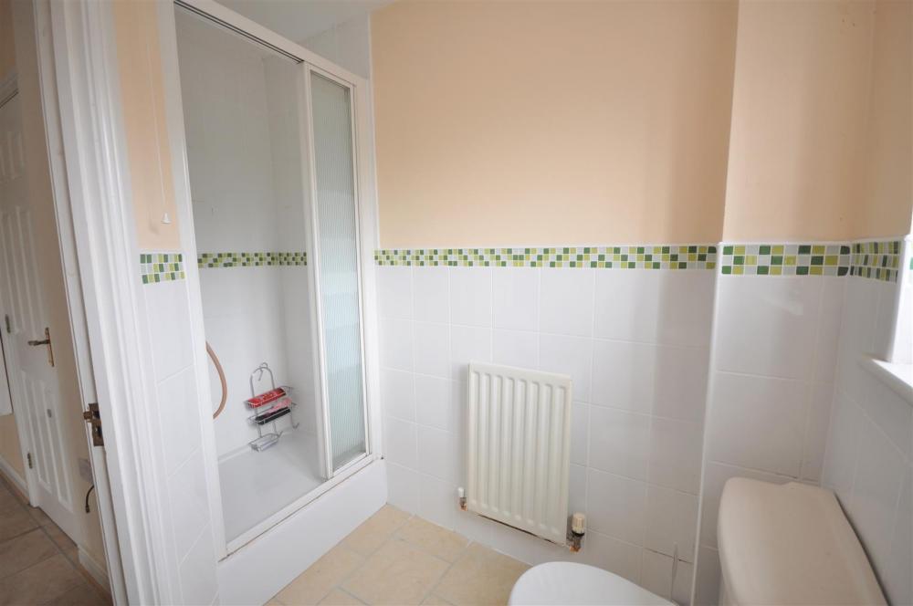 MASTER BEDROOM ENSUITE