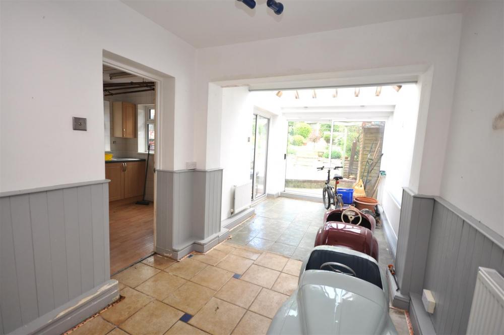 DINING /RECEPTION ROOM