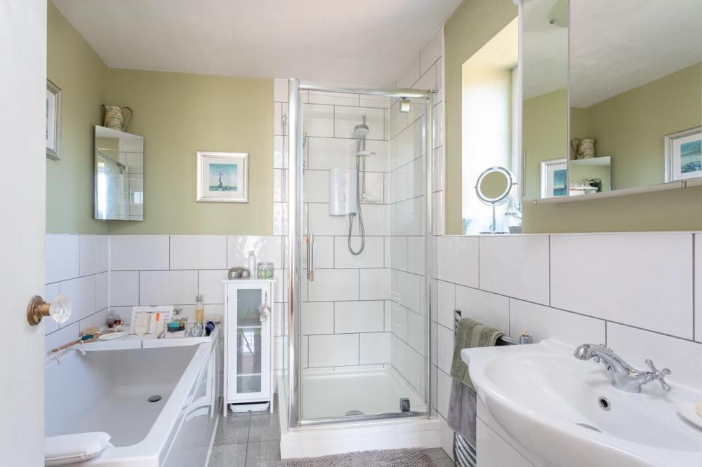 EN SUITE