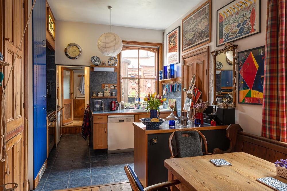KITCHEN DINING