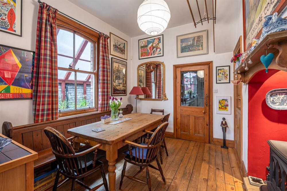KITCHEN DINING