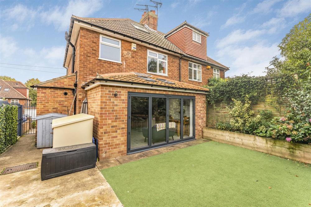 Reginald Grove Just Off Road York Yo23 1ln Estate Agent York