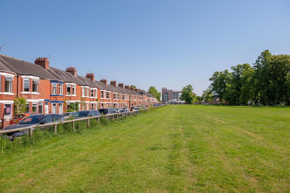 KNAVESMIRE