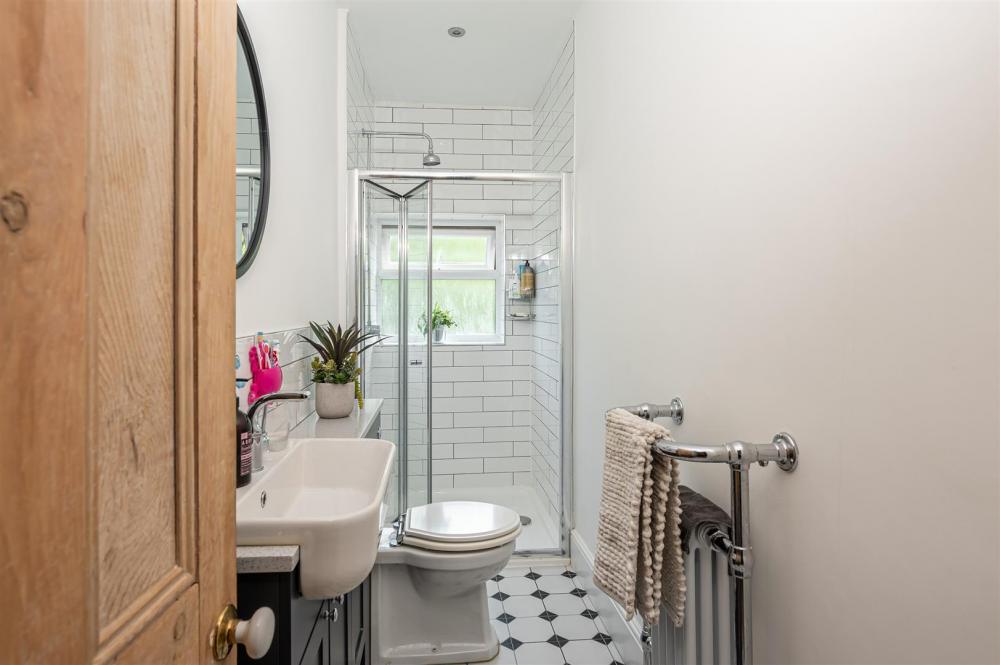 SHOWER ROOM