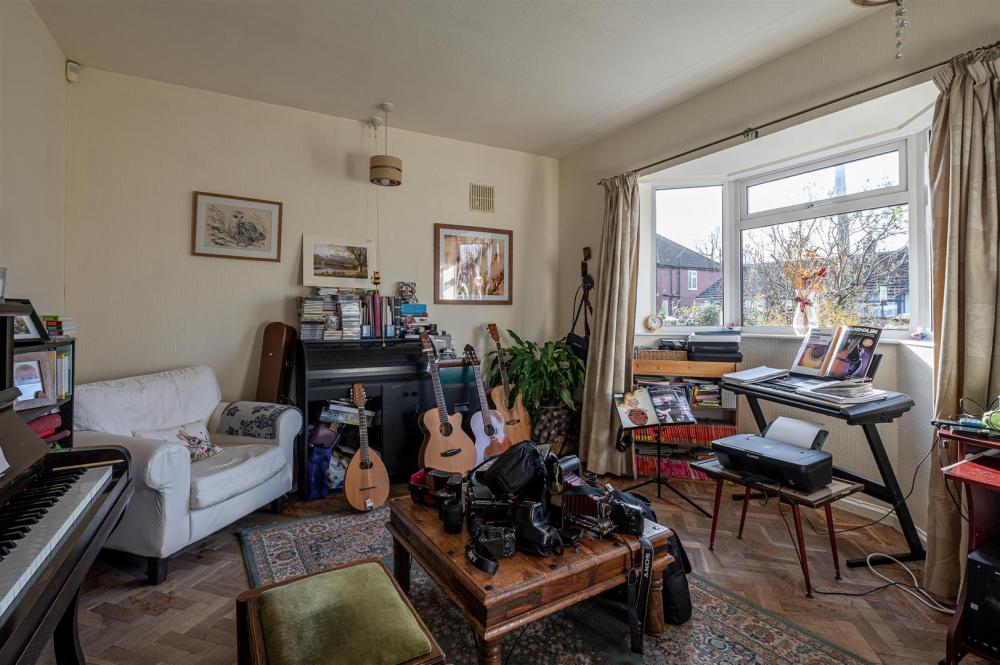 BEDROOM/RECEPTION ROOM