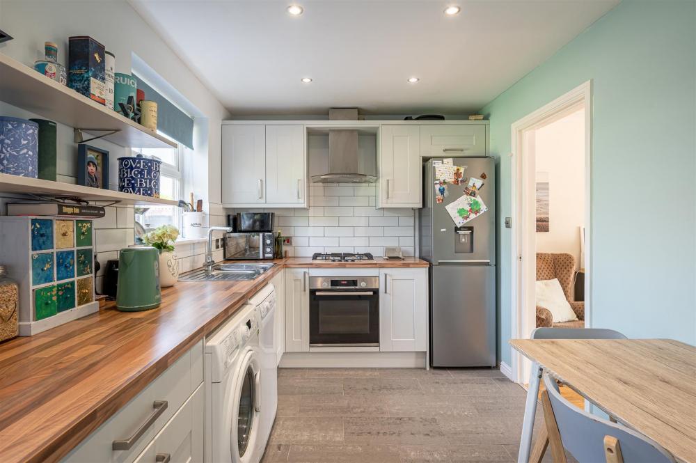 KITCHEN DINING