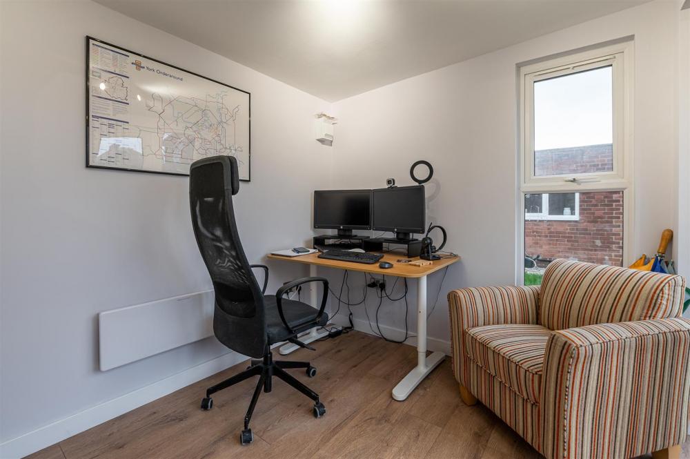 GARDEN OFFICE