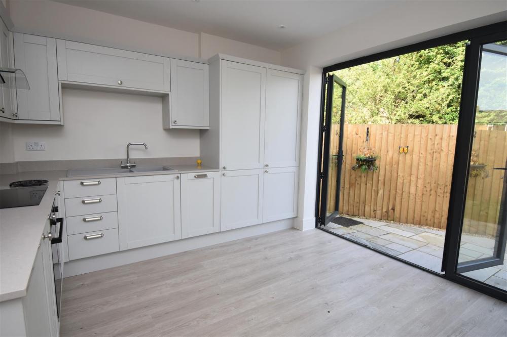 KITCHEN DINING