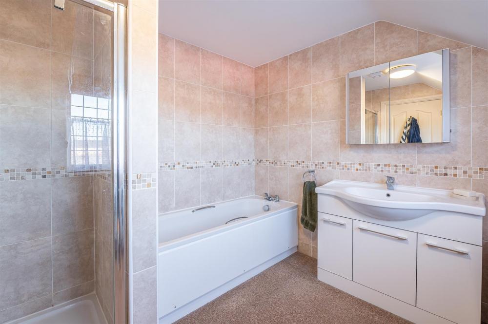 En-Suite Bathroom