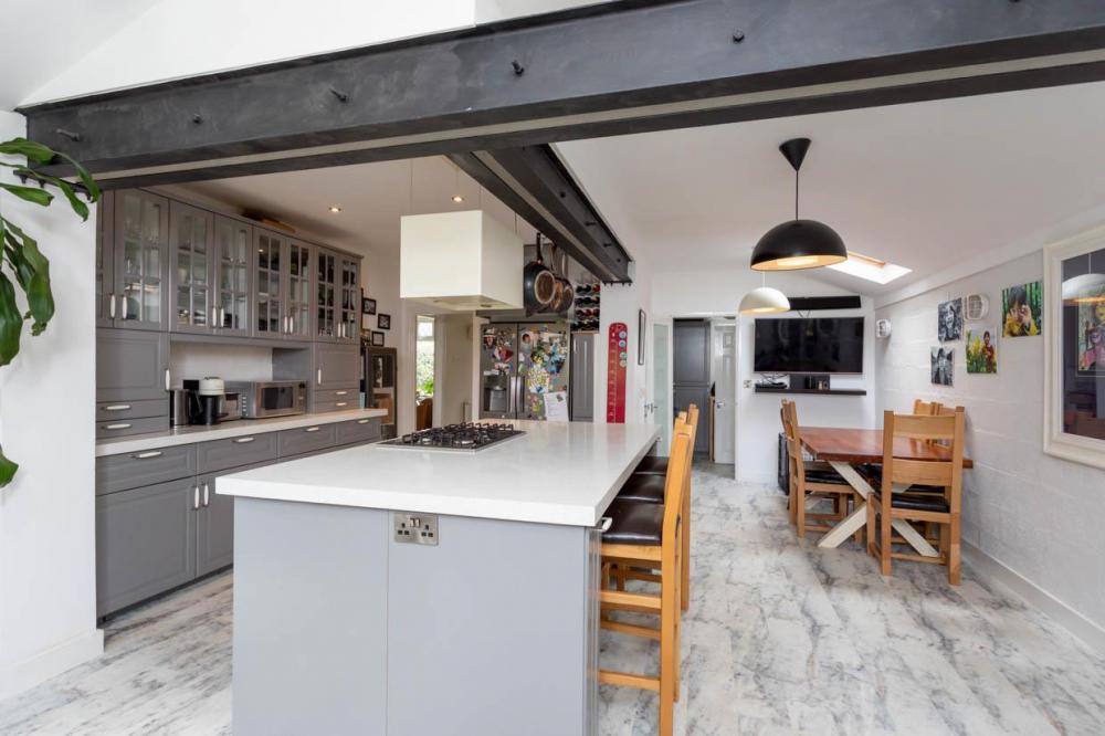 KITCHEN DINING