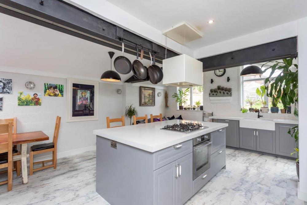 KITCHEN DINING