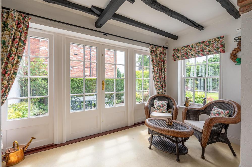 GARDEN ROOM