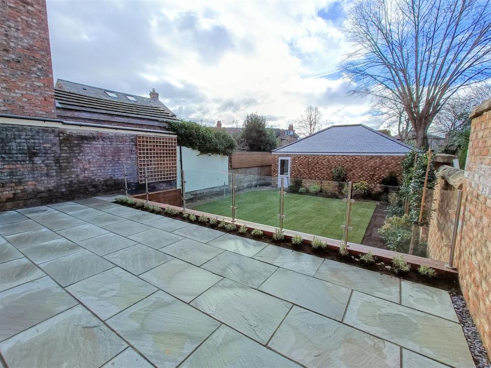 GARDEN