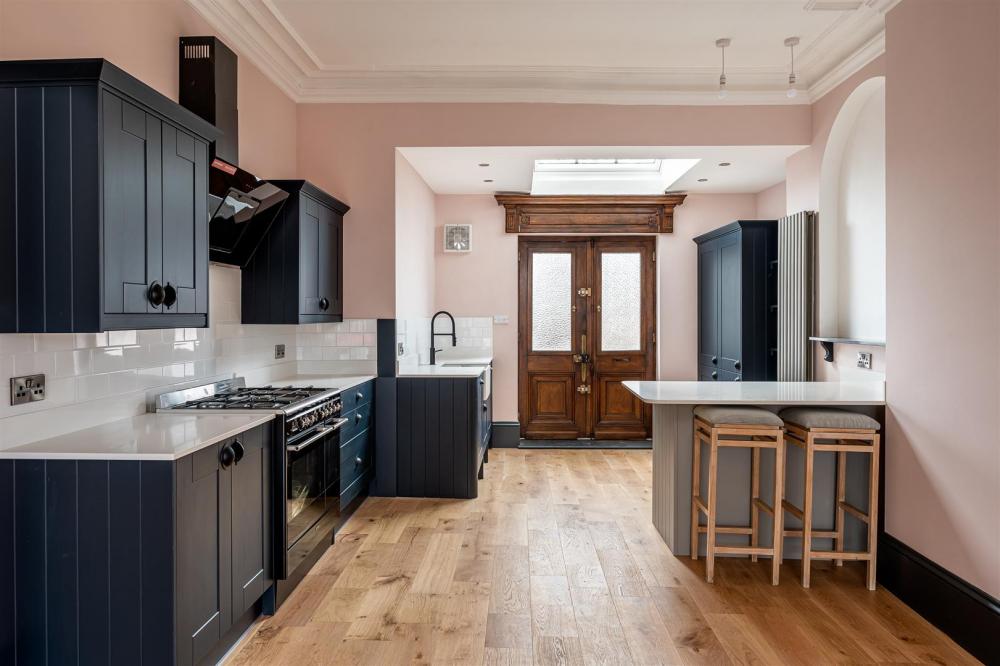 KITCHEN DINING