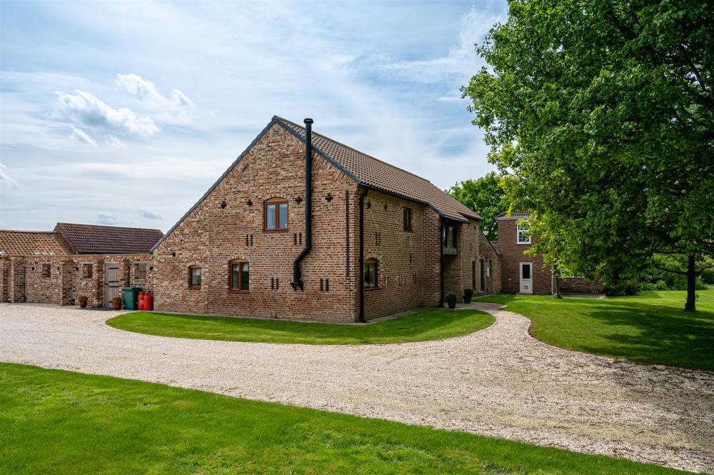 Barn - Parking