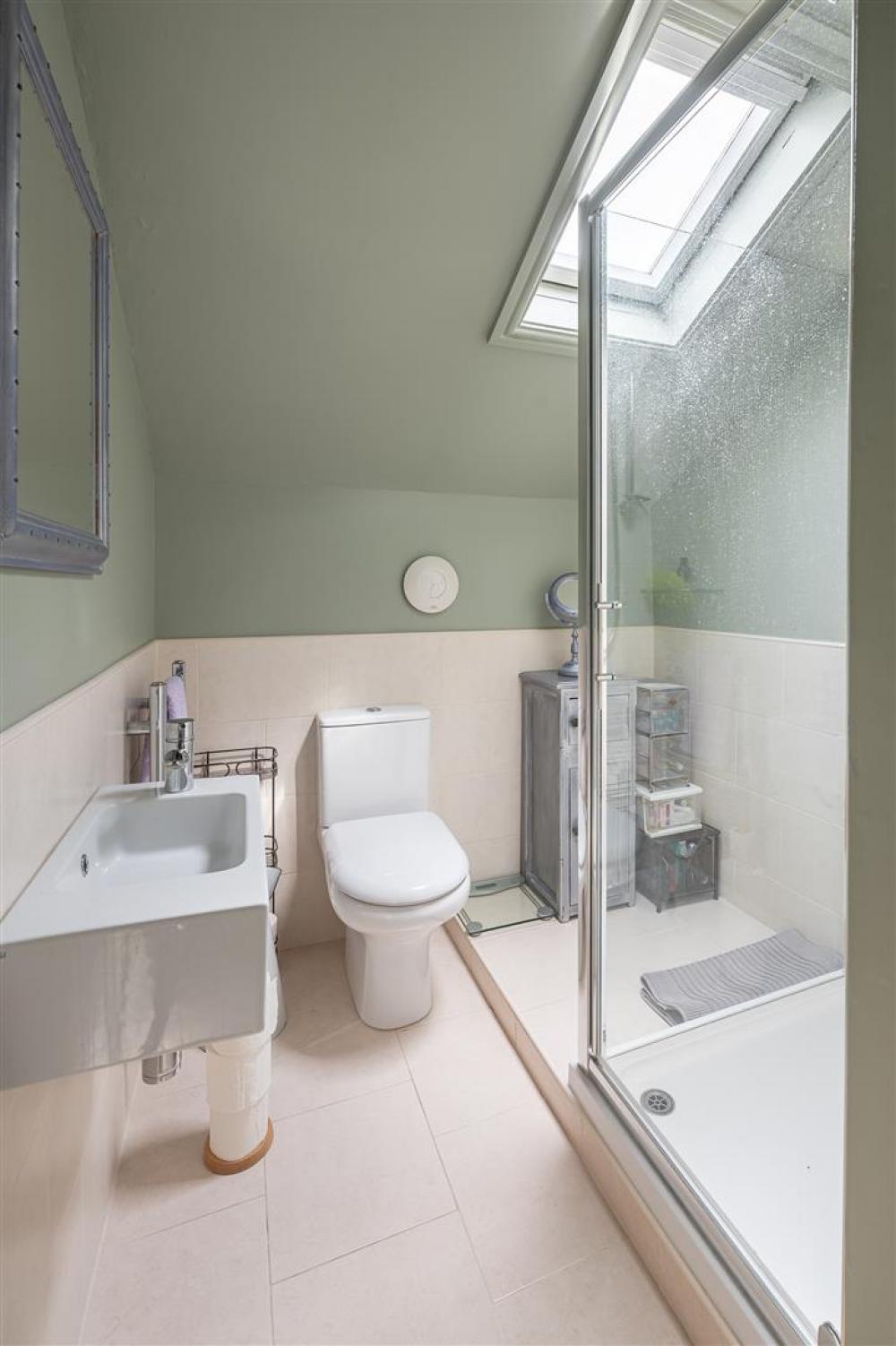 SHOWER ROOM