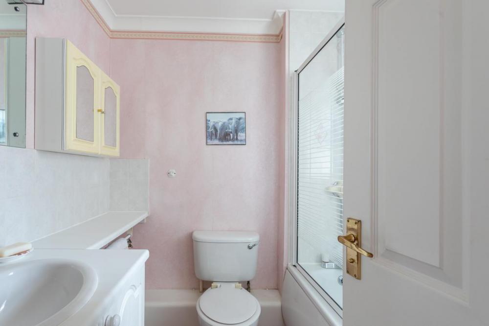EN SUITE