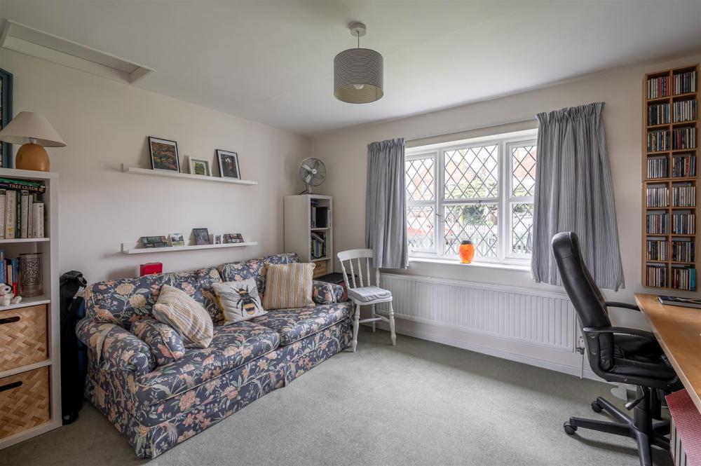 OFFICE / BEDROOM