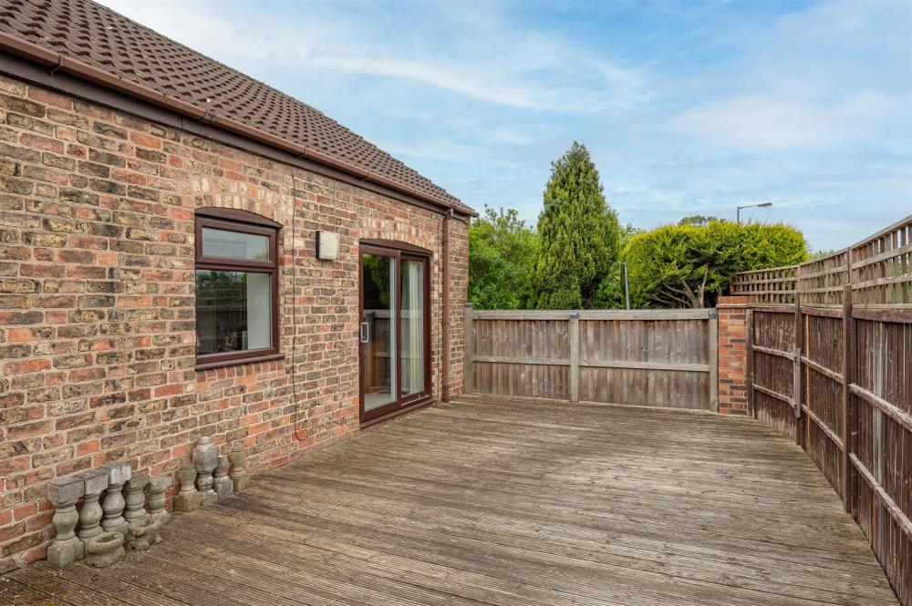 DECKING