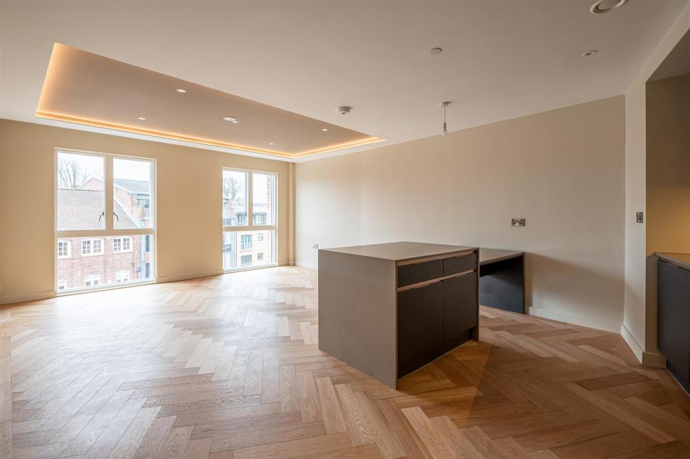 LIVING/KITCHEN