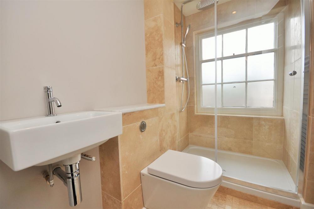 BEDROOM  2 EN SUITE