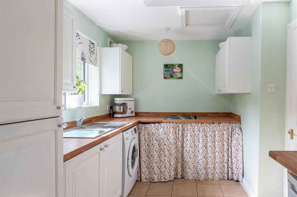 Annexe Kitchen/Utility