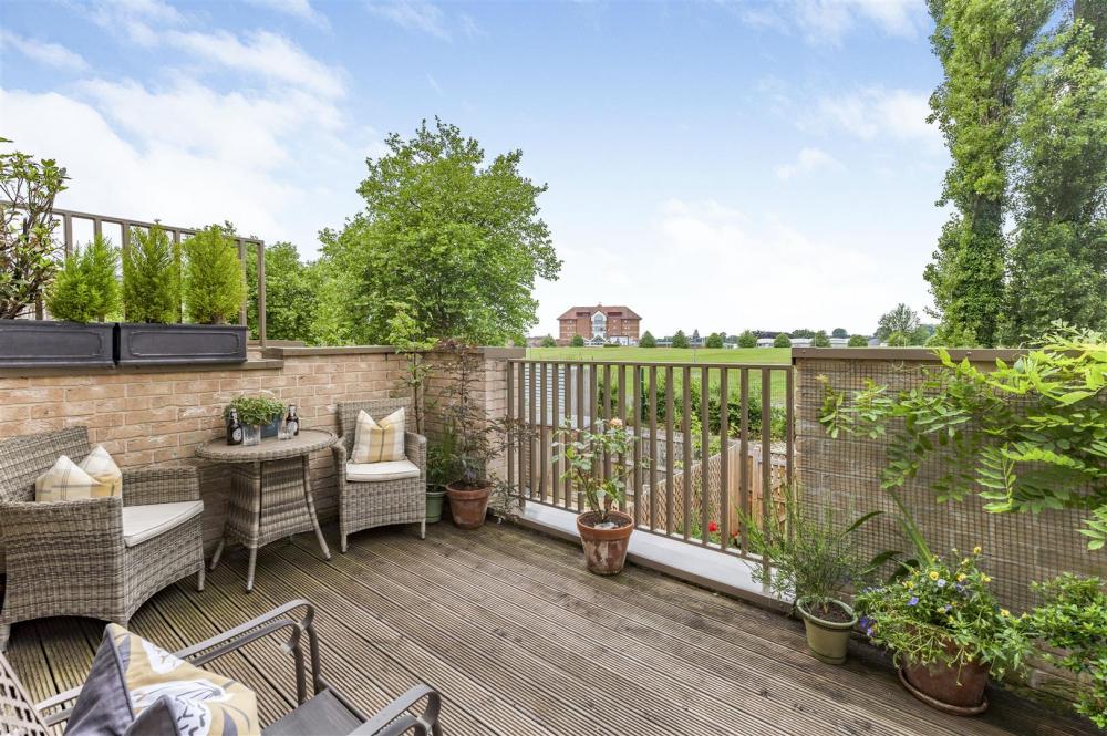 ROOF TERRACE