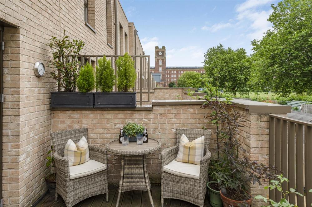 ROOF TERRACE