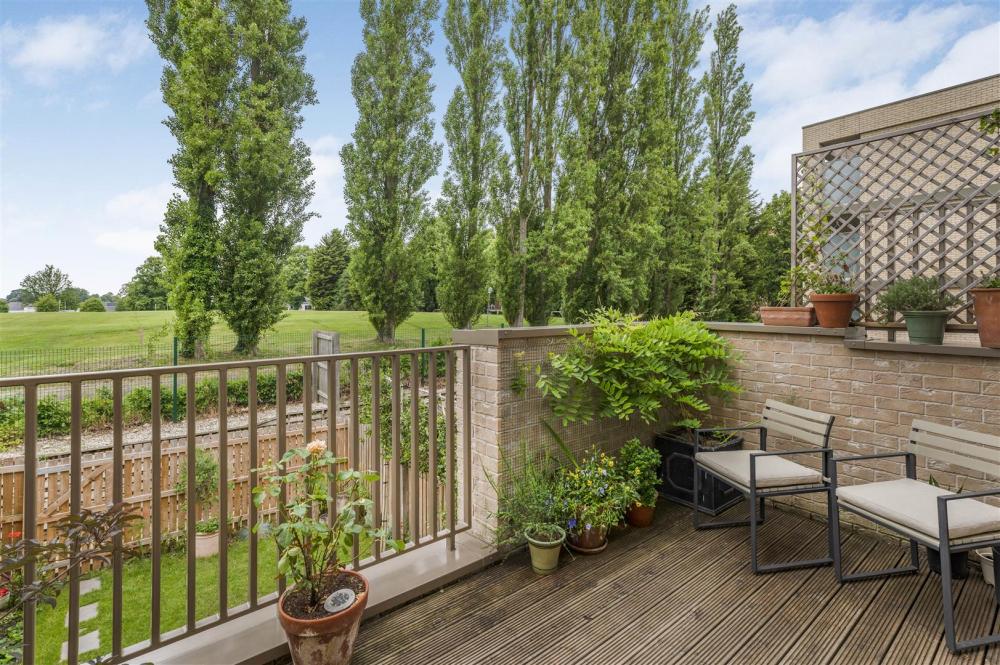 ROOF TERRACE