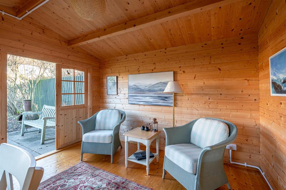 GARDEN CABIN