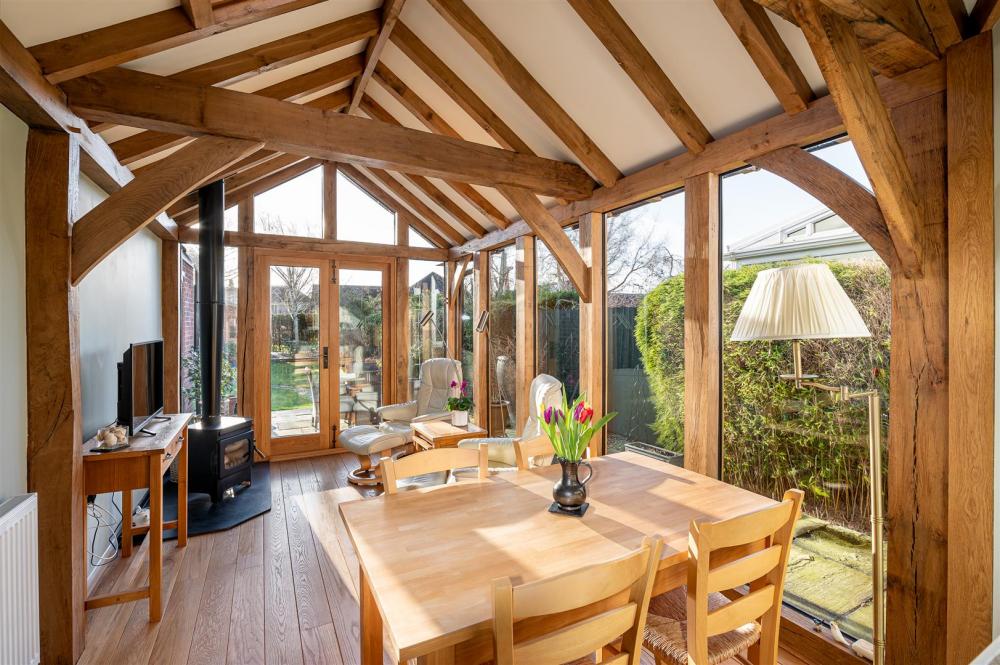 GARDEN ROOM