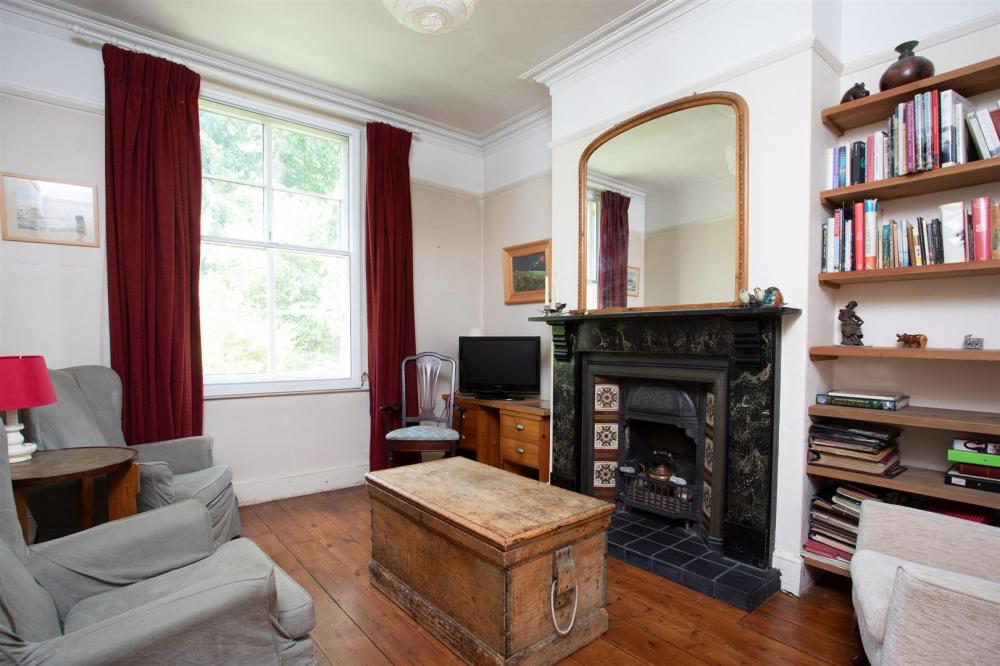 LIVINGROOM