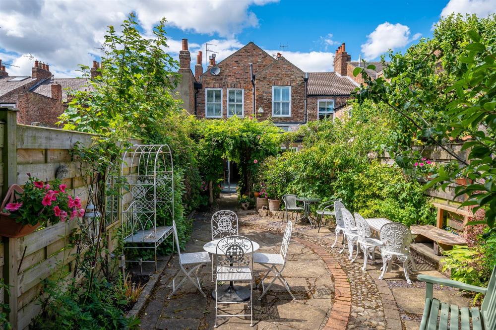 GARDEN