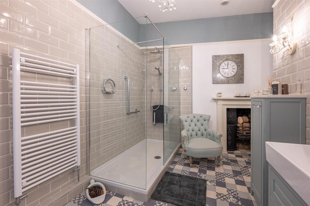 HOUSE BATHROOM