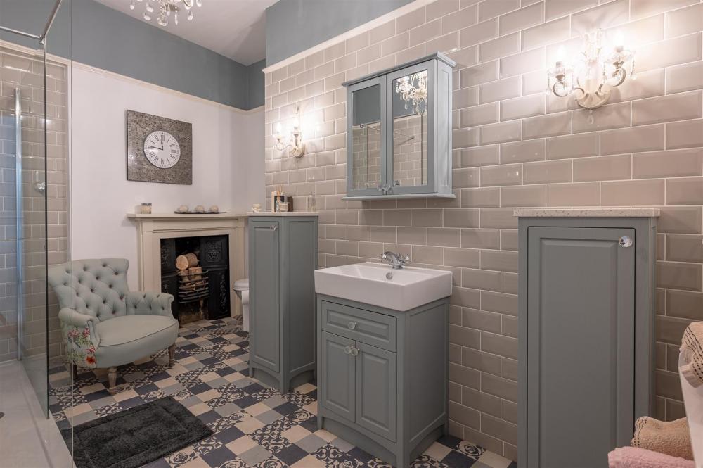 HOUSE BATHROOM