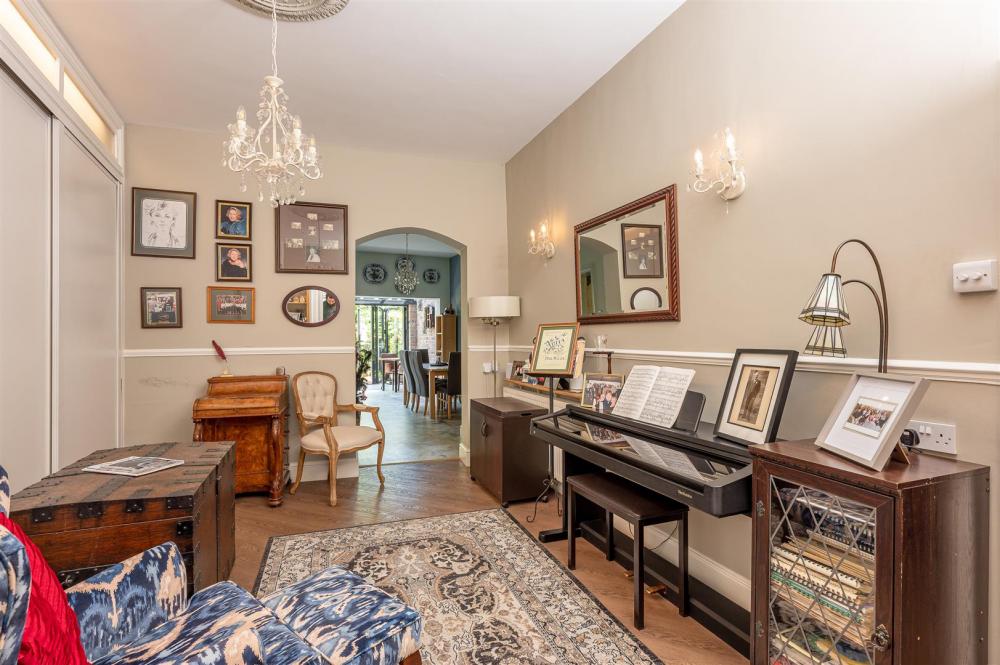 RECEPTION ROOM