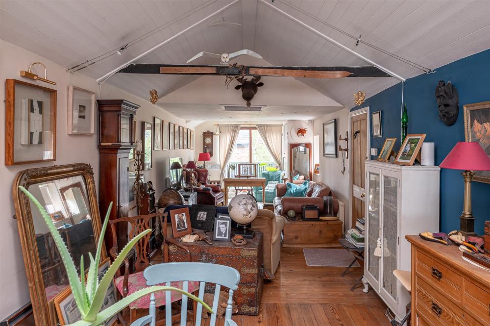 SITTING ROOM