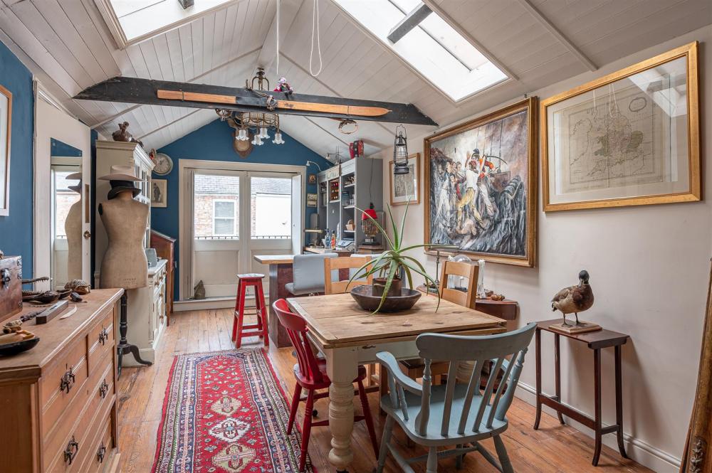 SITTING ROOM