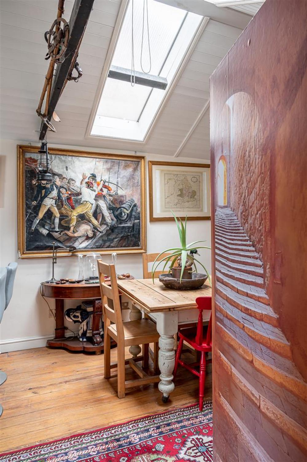SITTING ROOM
