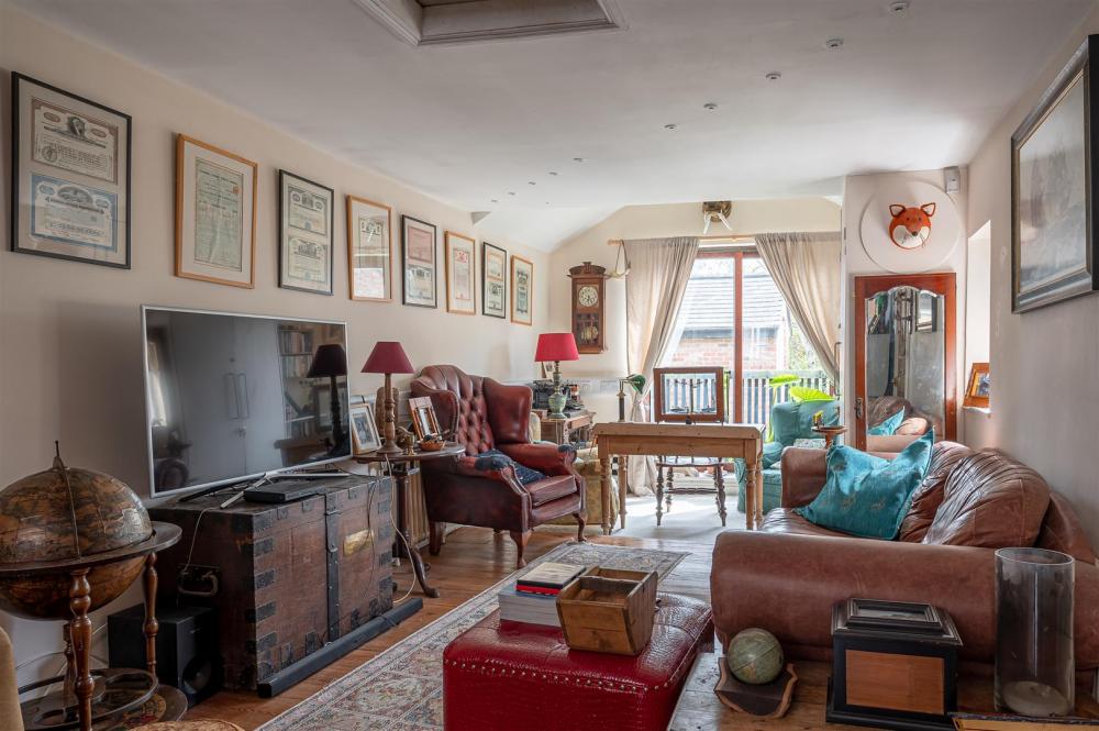 SITTING ROOM